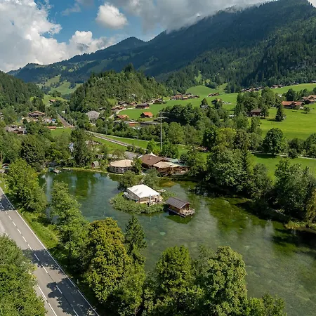 Romantic Pod With Shared Bathroom Near Gstaad Дом отдыха *