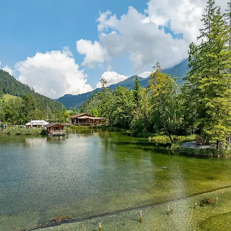 Romantic Pod With Shared Bathroom Near Gstaad