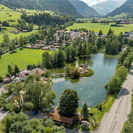 Дом отдыха Romantic Pod With Shared Bathroom Near Gstaad Цвайзиммен